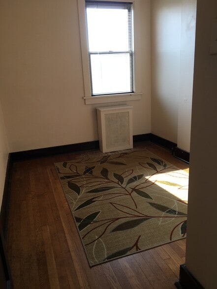 Bedroom 3 - 3322 Parkview Ave