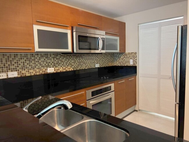 Building Photo - 253 NE 2nd St