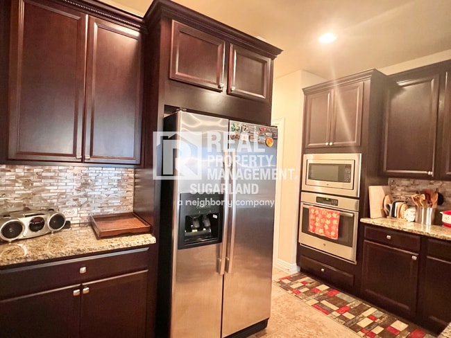 Building Photo - Stunning 5-Bedroom, 4.5-Bath Home for Rent in Richmond, TX