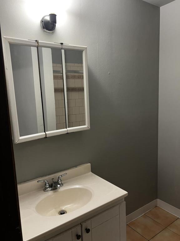 Building Photo - 5623 Santa Barbara Dr