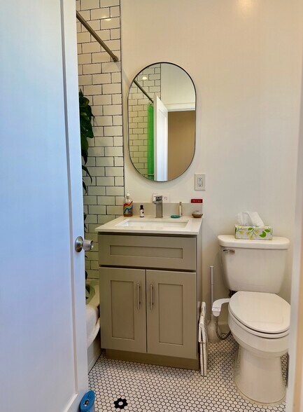 Building Photo - 5234 W 20th St