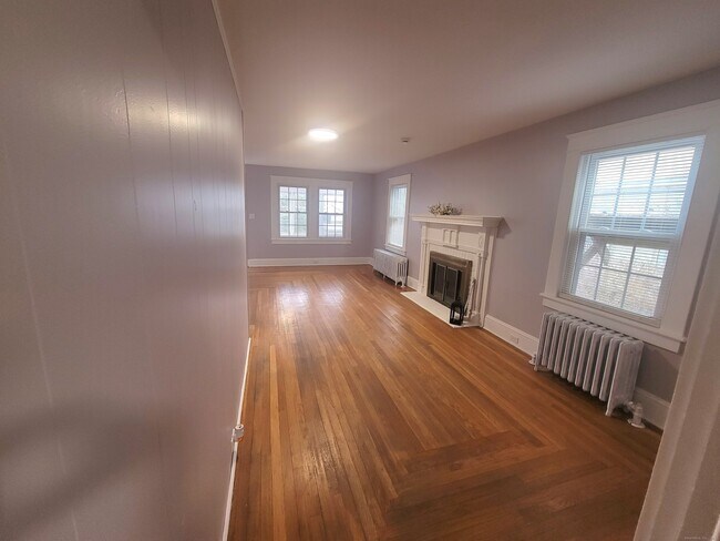 Building Photo - 12 Division St