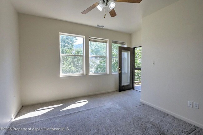 Building Photo - Spacious 3-Bedroom Condo with Scenic Views