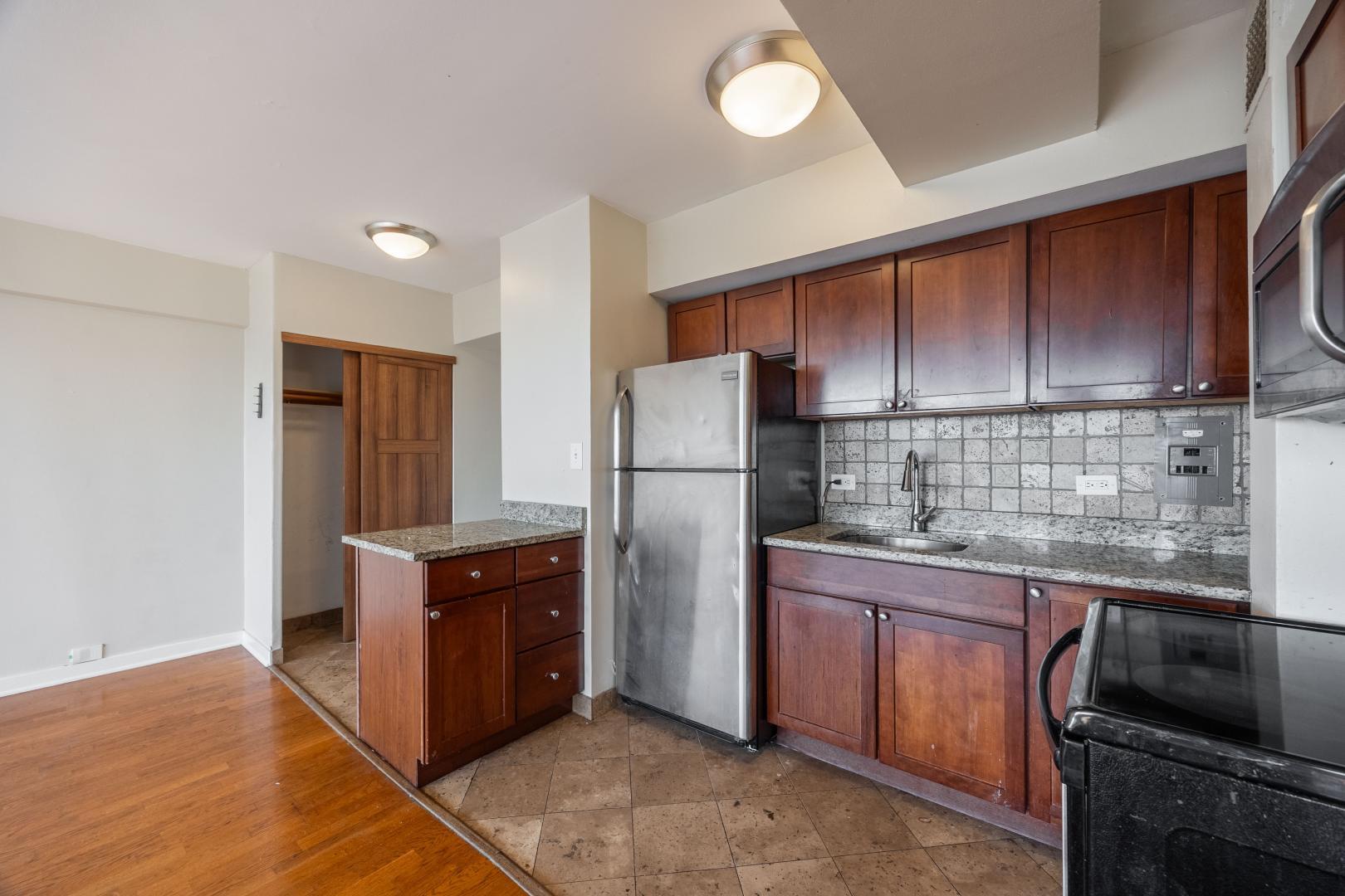 Building Photo - 4180 N Marine Dr