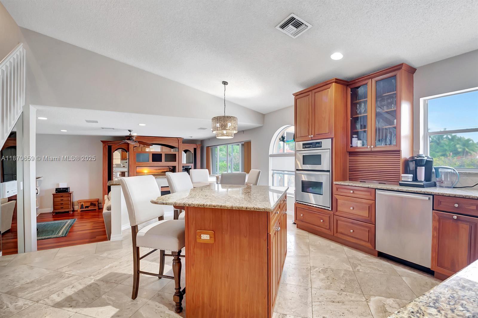 Building Photo - 19314 King Palm Ct