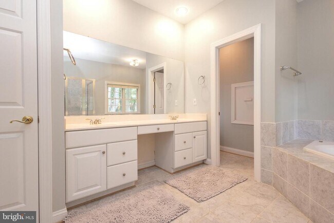 Building Photo - 11629 Forest Hill Ct