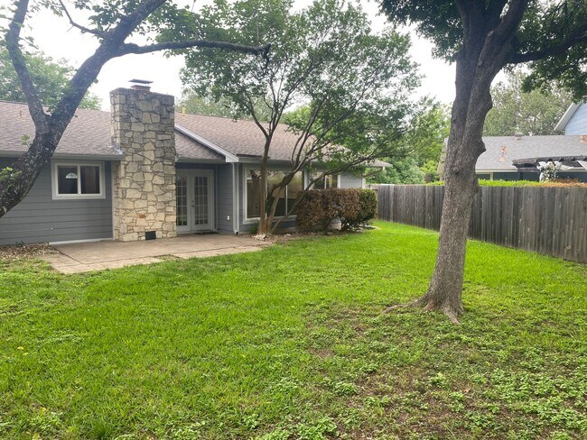 Building Photo - Northwest Austin Beauty Feeds to RRISD!