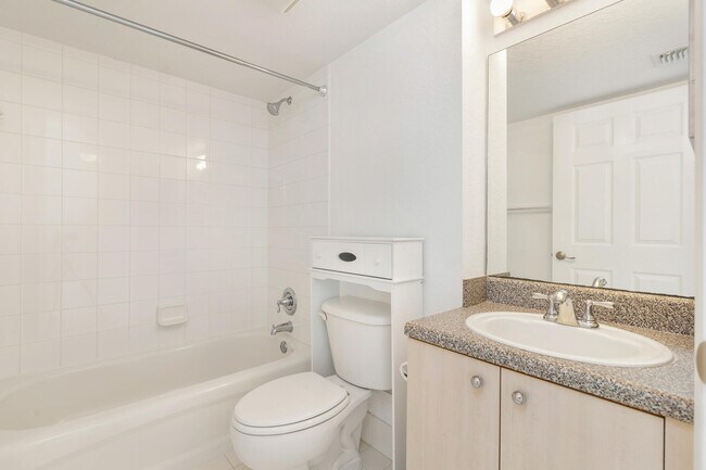 Building Photo - 1801 N Flagler Dr