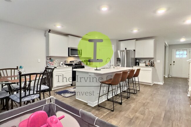 Building Photo - Stunning 5 Bed, 3 Bath Home Built in 2023. Close to Maxwell!