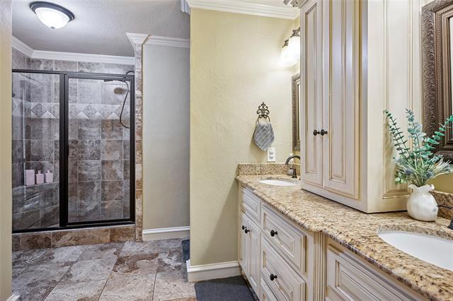 Building Photo - 2309 Parker Rd