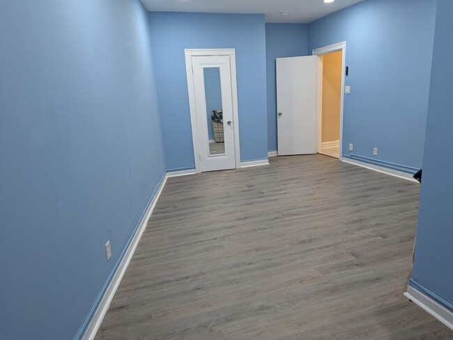 Building Photo - 821 Bergen Ave