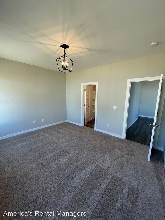 Building Photo - 4 br, 2 bath House - 2138 Sullivan Drive