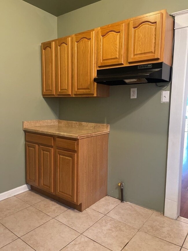 Building Photo - Spacious House in the U of M Area! Coming ...