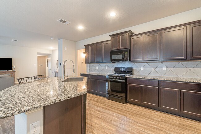 Building Photo - 2569 McCrae