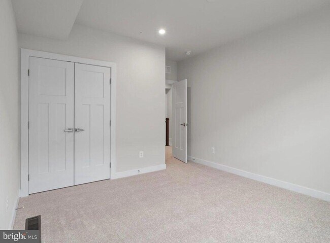 Building Photo - 24230 Ullapool Ter
