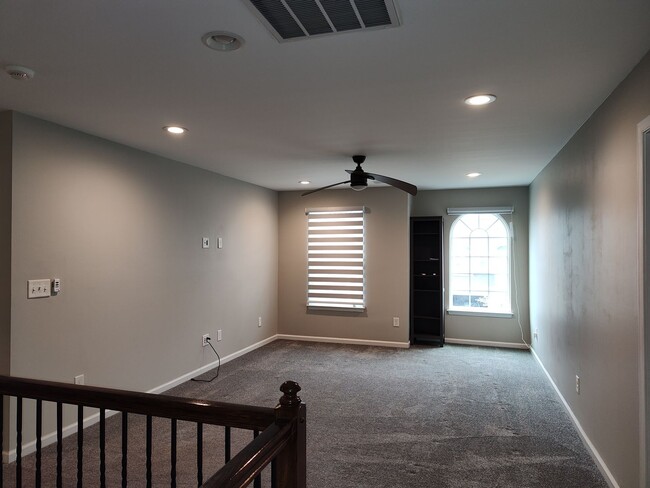 Building Photo - Georgeous 3 bedroom, 2.5 bathroom home located in the Stafford at Longtree community!