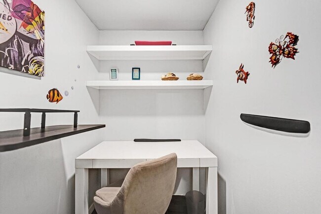 Building Photo - 2000 Jackson St