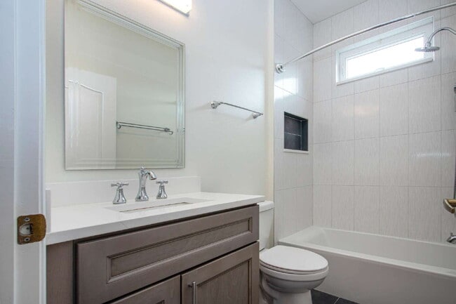 Building Photo - 8419 Whispering Woods Ct