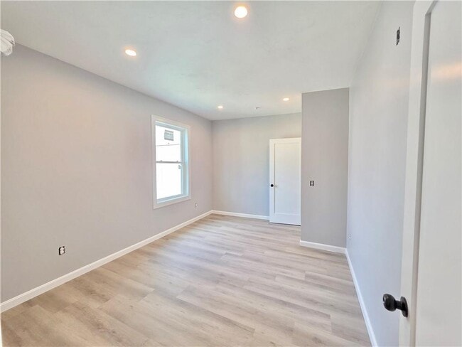 Building Photo - 1965 Smith St