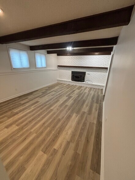 Building Photo - 607 Spruce Ave