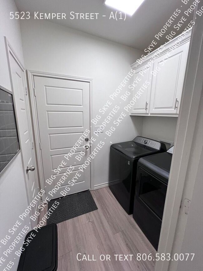 Building Photo - 5523 Kemper St