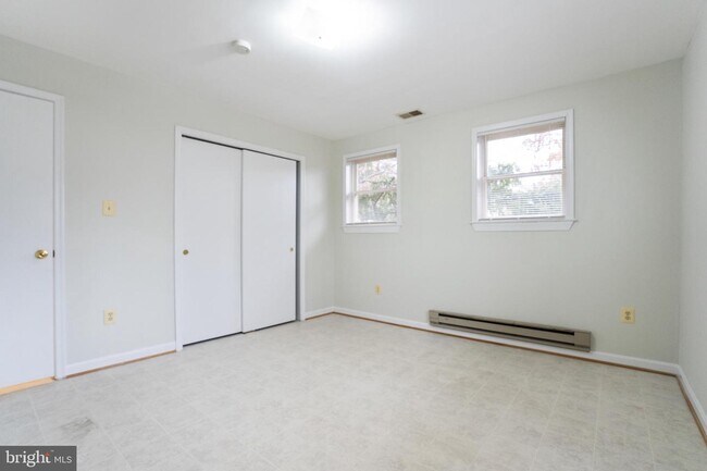 Building Photo - 8729 36th Ave