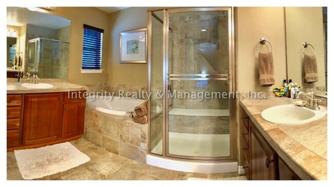 Building Photo - 4 Bed/5 Bath, 4,219 Sqft -11089 Canyonbroo...