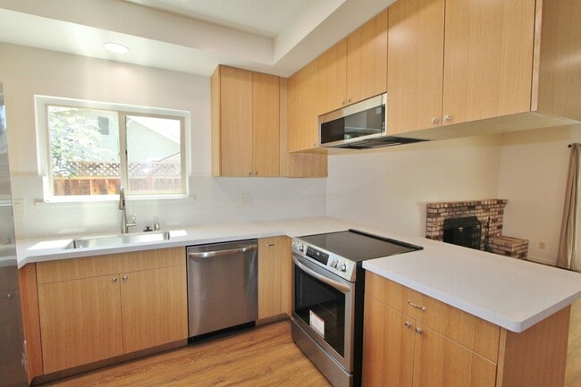 Primary Photo - $3,990 - GORGEOUS FOUR BEDROOM HOME IN NOR...