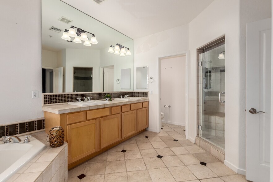 Bathroom - 3935 E Rough Rider Rd
