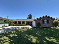 Building Photo - 467 Luther Dr