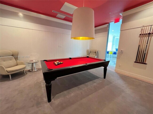 Building Photo - 2000 Metropica Wy