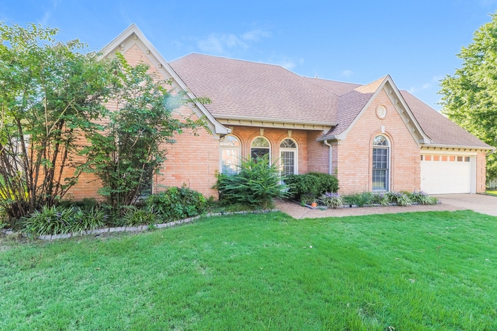 Primary Photo - 1875 Carlyn Cove