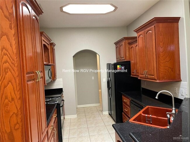 Building Photo - 20 La Vista Ave