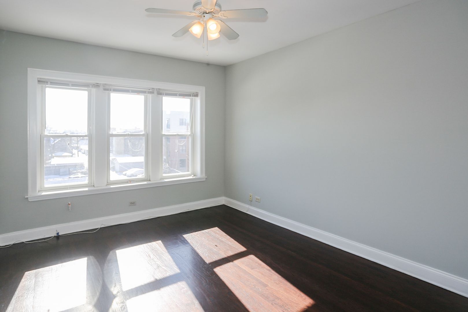 Building Photo - 4806 N Paulina St