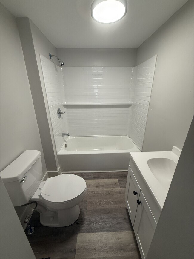 Building Photo - 537 37th Terrace W