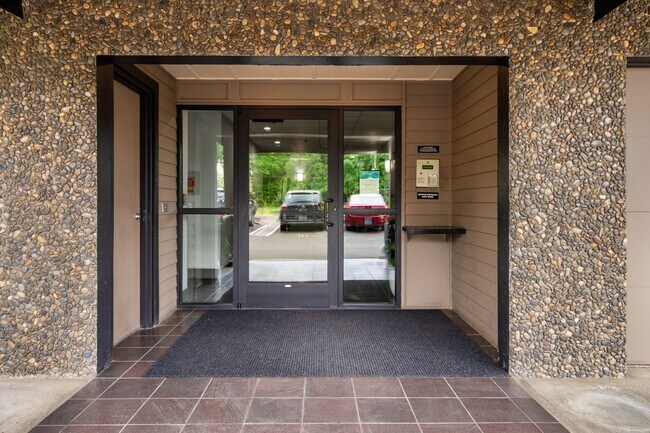 Building Photo - 5535 E Evergreen Blvd