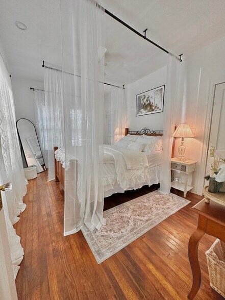 Building Photo - 417 S Prairieville St