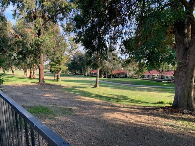 Building Photo - 1228 Scenic View St