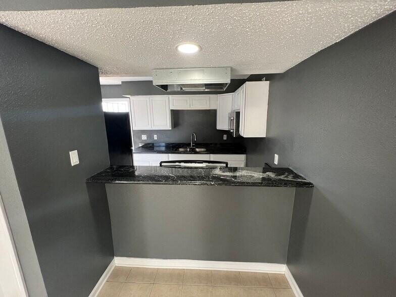 Building Photo - 520 Revere Dr