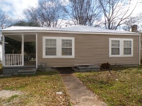 Building Photo - 407 S Park Rd SW