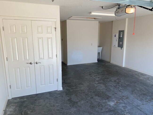 Building Photo - Resort Living in This UNFURNISHED Annual Rental in The Village of Fenny, Patio Villa, 2 bed, 2 bath.