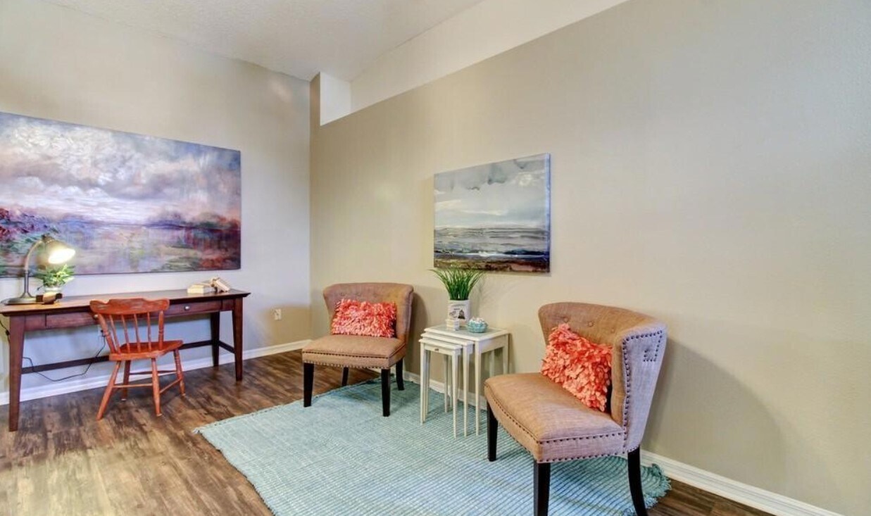 Building Photo - 90 Reeding Ridge Dr E