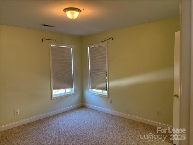 Building Photo - 118 Middleton Pl