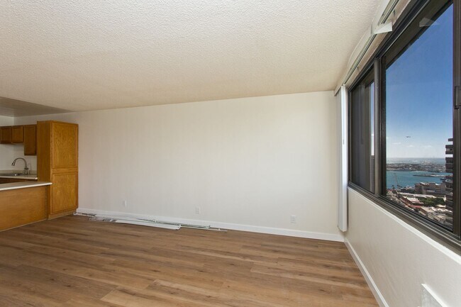 Building Photo - Move-In Ready 1BR in Downtown Honolulu | Parking Included | Stunning Views