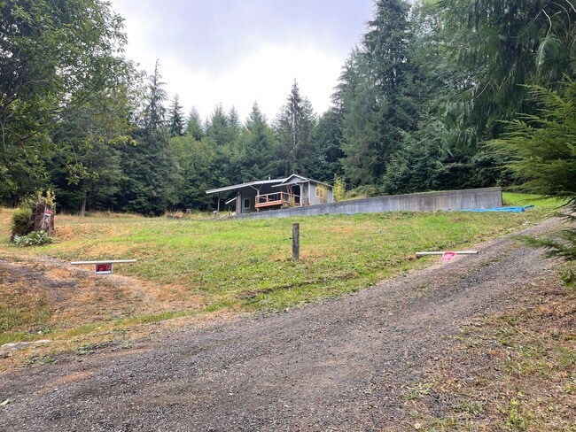 Building Photo - 60 W Puyallup Dr