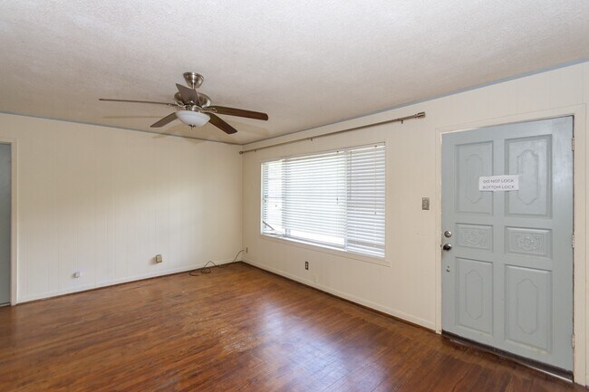 Building Photo - 1737 S Park
