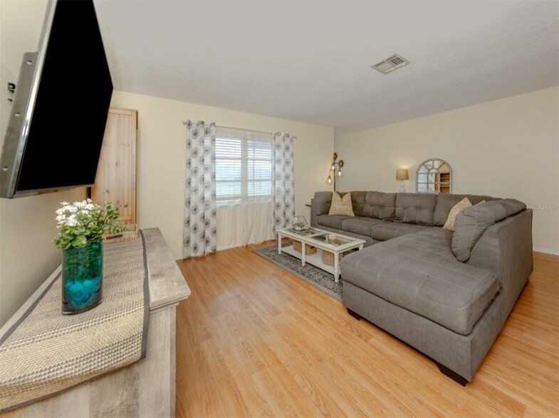 Building Photo - 8122 Trionfo Ave