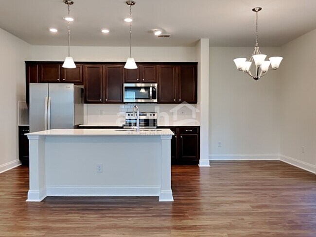 Building Photo - 308 West St