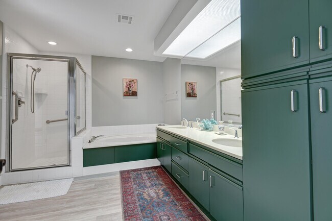 Building Photo - 10509 Sunningdale Dr