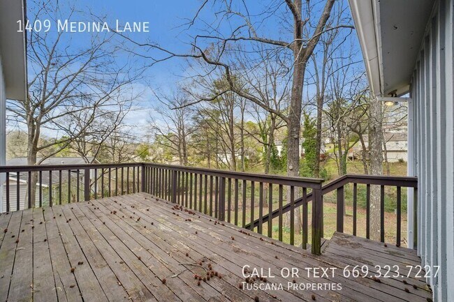 Building Photo - 1409 Medina Ln